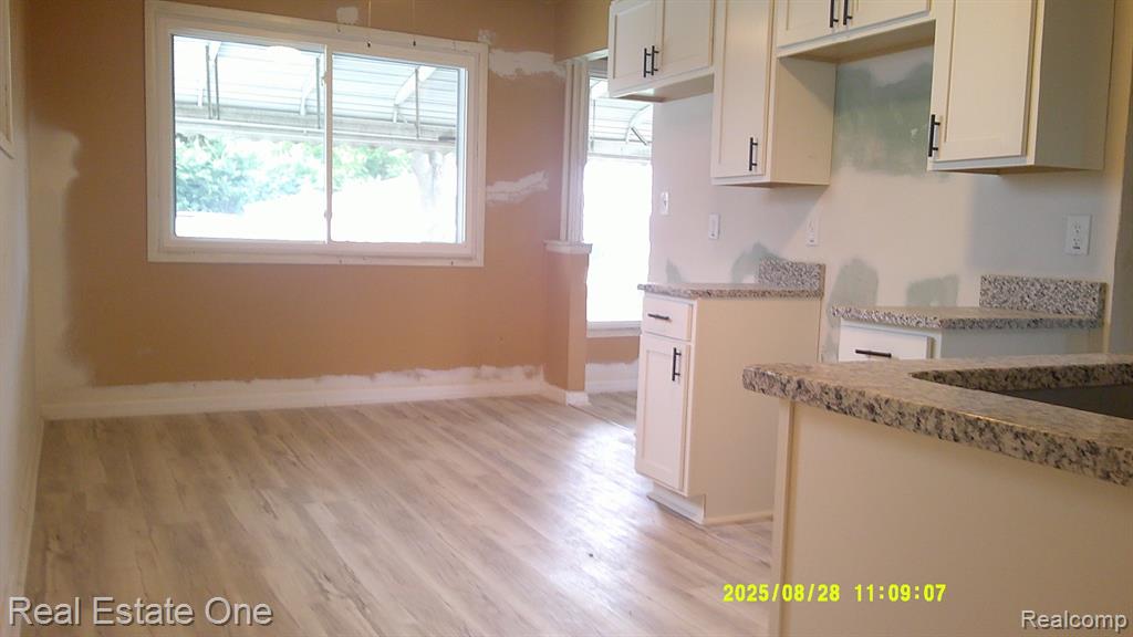 7716 Artesian Street, Detroit, MI 48228 — Photo 21