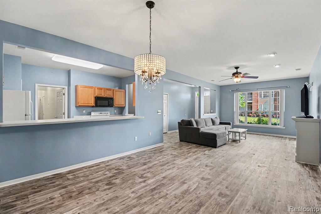 16339 Chatham Drive, Macomb, MI 48044 — Photo 7