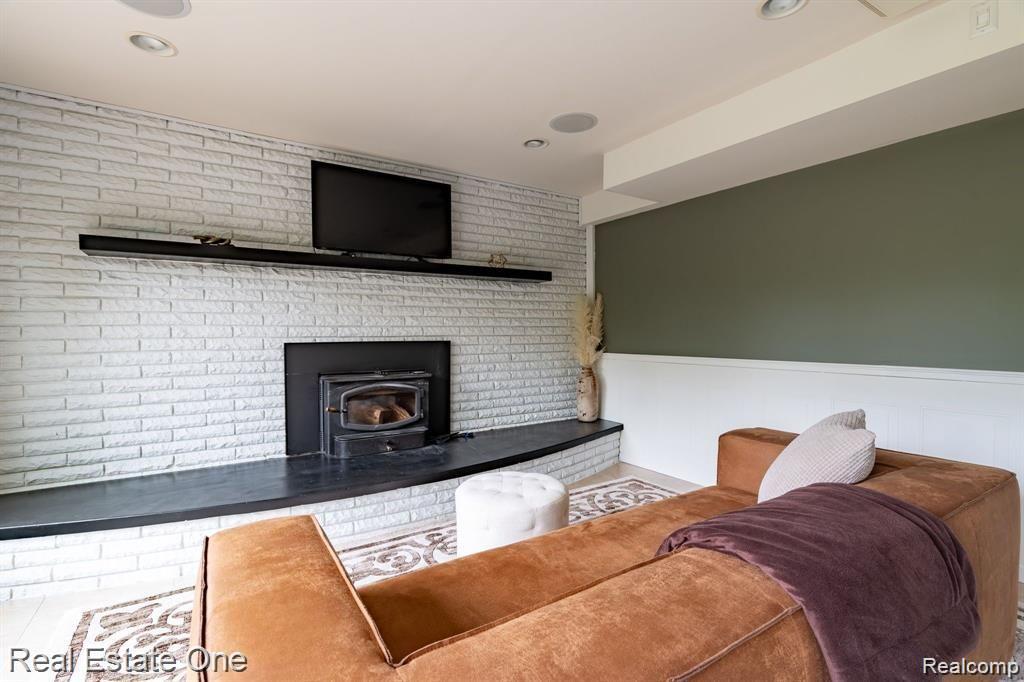 2728 DEVONSHIRE, Leonard, MI 48367 — Photo 31