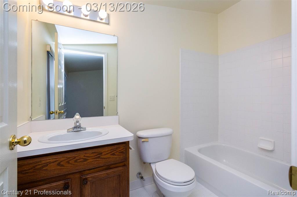 912 Sandalwood Drive, Troy, MI 48085 — Photo 28