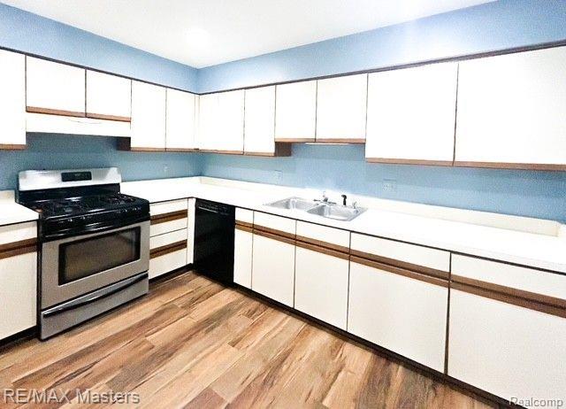 726 CLAIRE POINTE Circle, Saint Clair Shores, MI 48081 — Photo 11