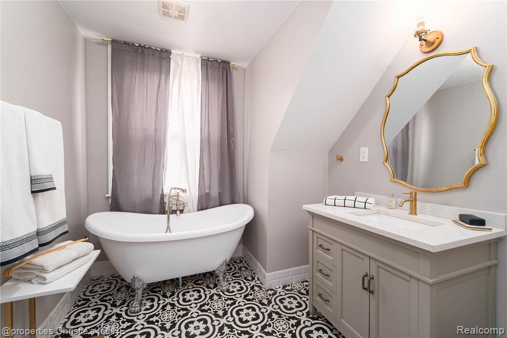 8604 La Salle Boulevard, Detroit, MI 48206 — Photo 37