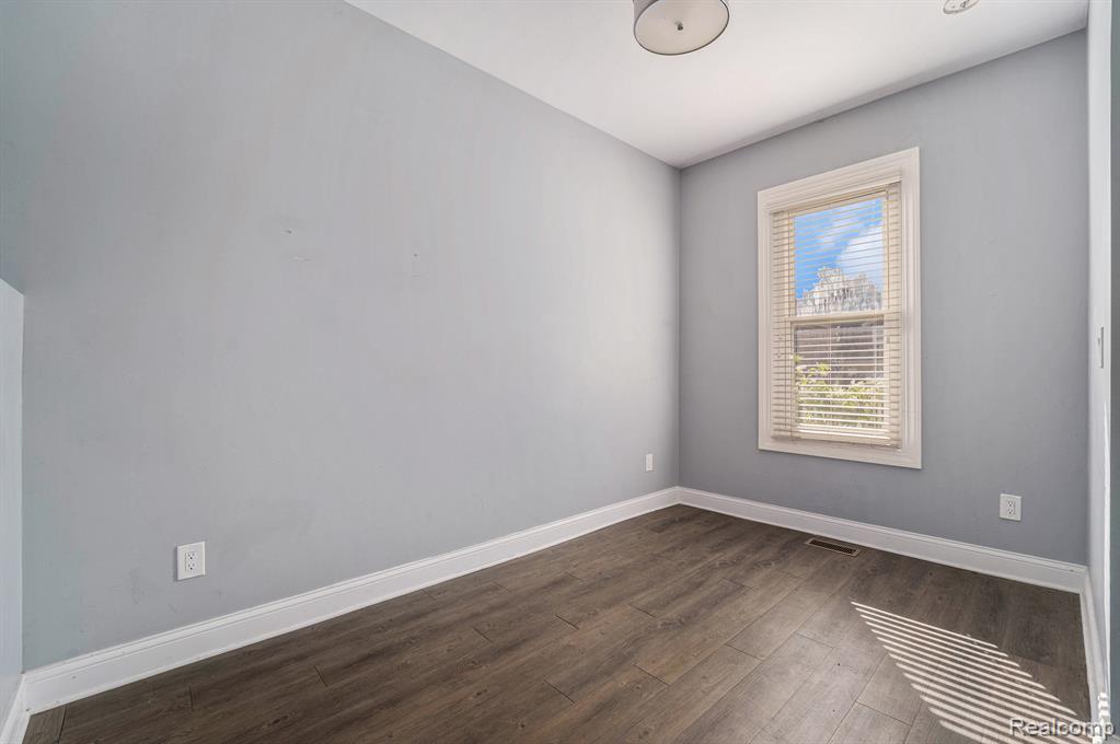 541 Alger Street, Detroit, MI 48202 — Photo 14