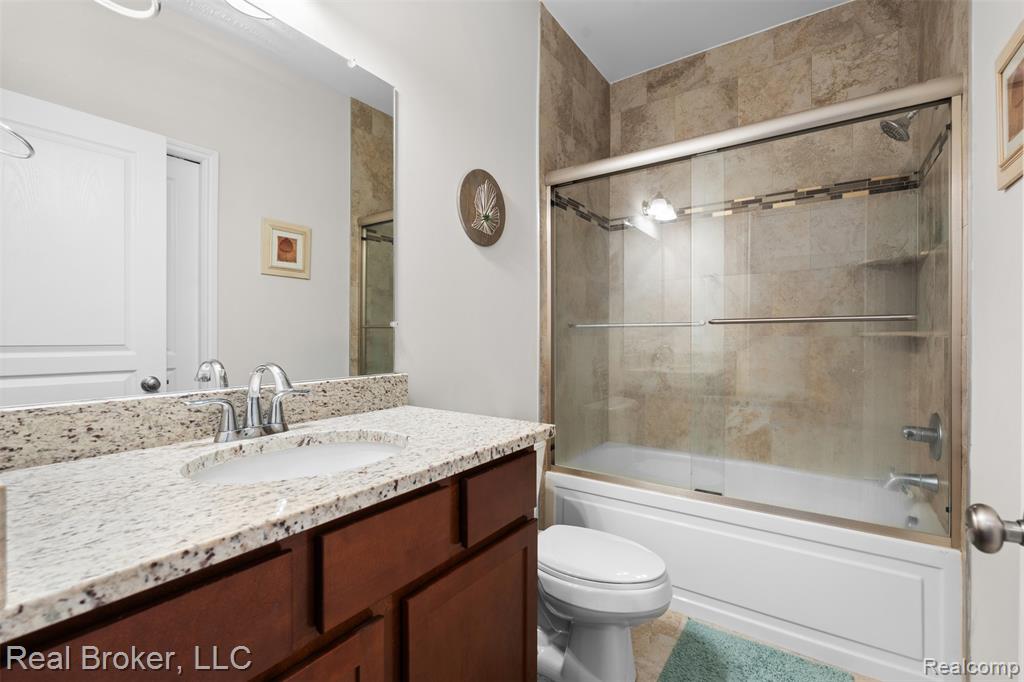 5439 Morgan Lake Drive, Clarkston, MI 48348 — Photo 32