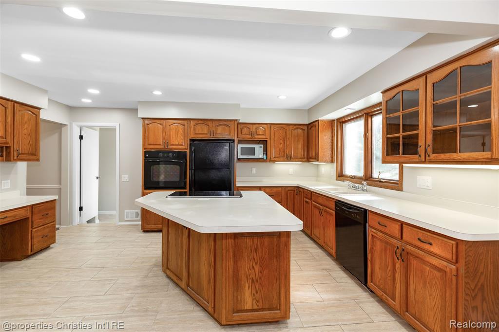 4027 Old Dominion Drive, West Bloomfield, MI 48323 — Photo 19