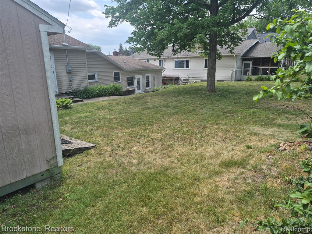 612 Buena Vista Avenue, Lake Orion, MI 48362 — Photo 9