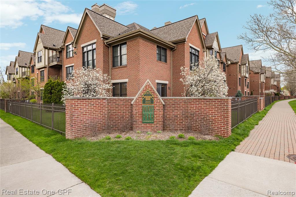 12 Pointe Park Place, Grosse Pointe Park, MI 48230 — Photo 33
