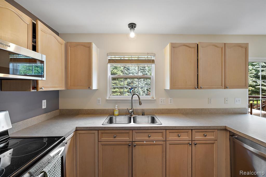 6968 Wellington Drive, Dexter, MI 48130 — Photo 23