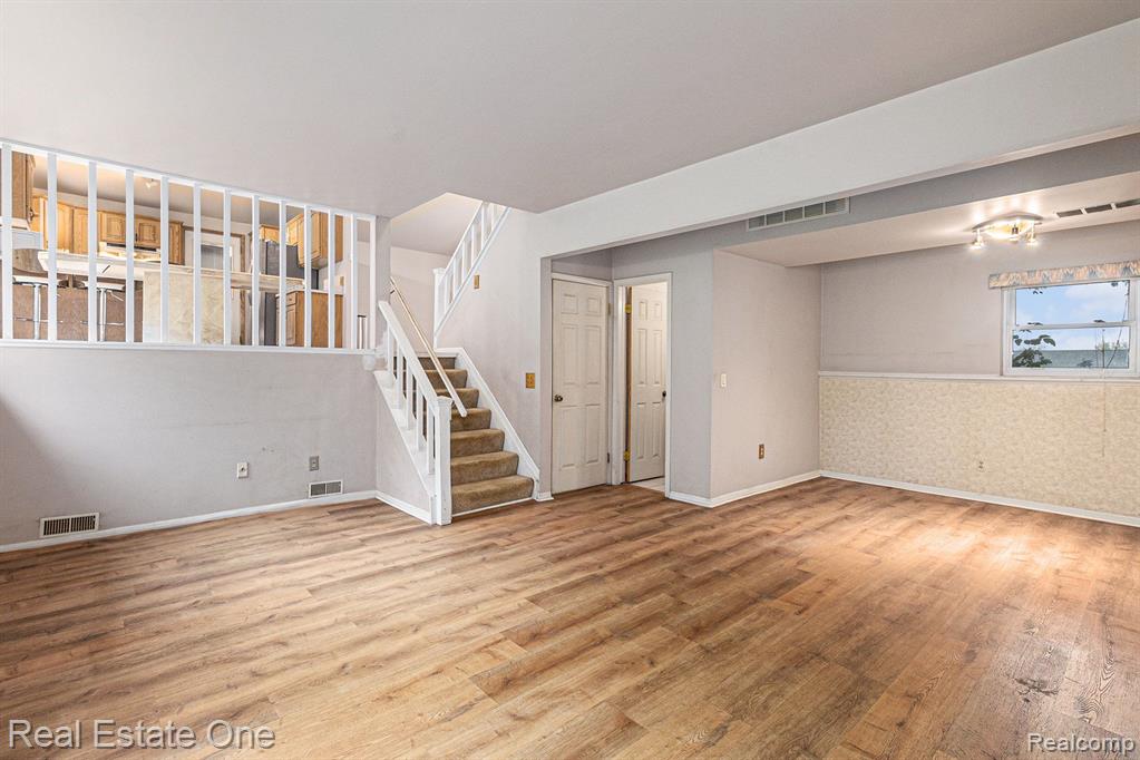 8830 SKYLANE Drive, Brighton, MI 48114 — Photo 12