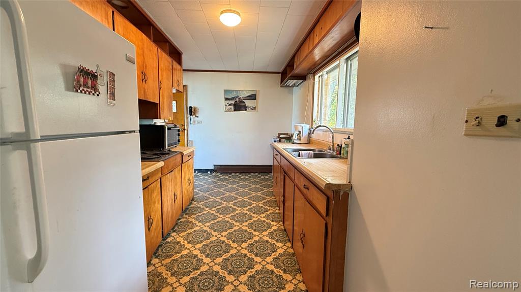 8340 Lakeshore Road, Burtchville, MI 48059 — Photo 9