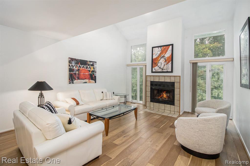 5537 Walnut Circle W, West Bloomfield, MI — Photo 6