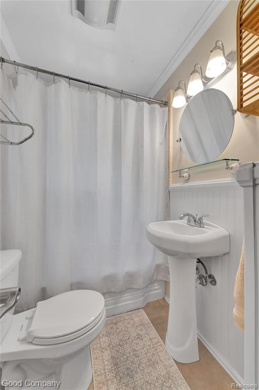 501 E Sunnybrook Drive, Royal Oak, MI 48073 — Photo 12