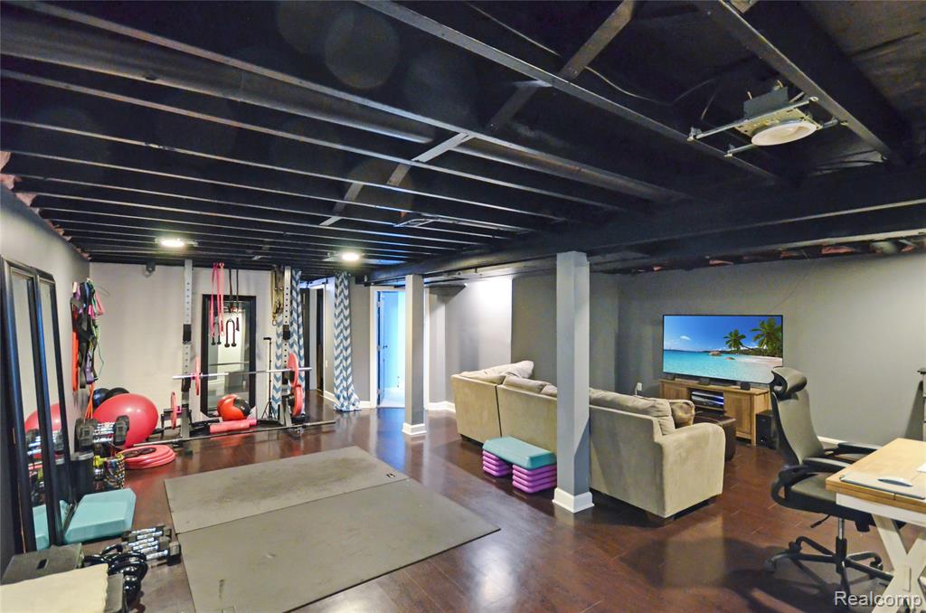 9015 Headley Drive, Sterling Heights, MI 48314 — Photo 19