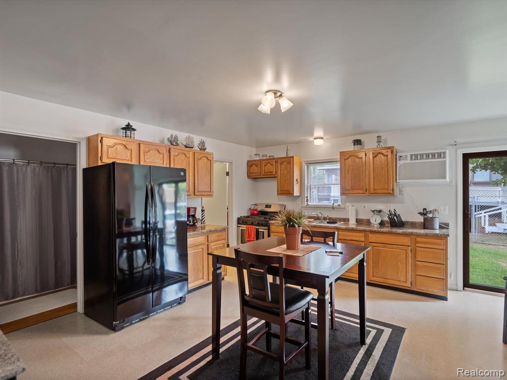 8621 LAKESHORE Road, Lexington, MI 48450 — Photo 12