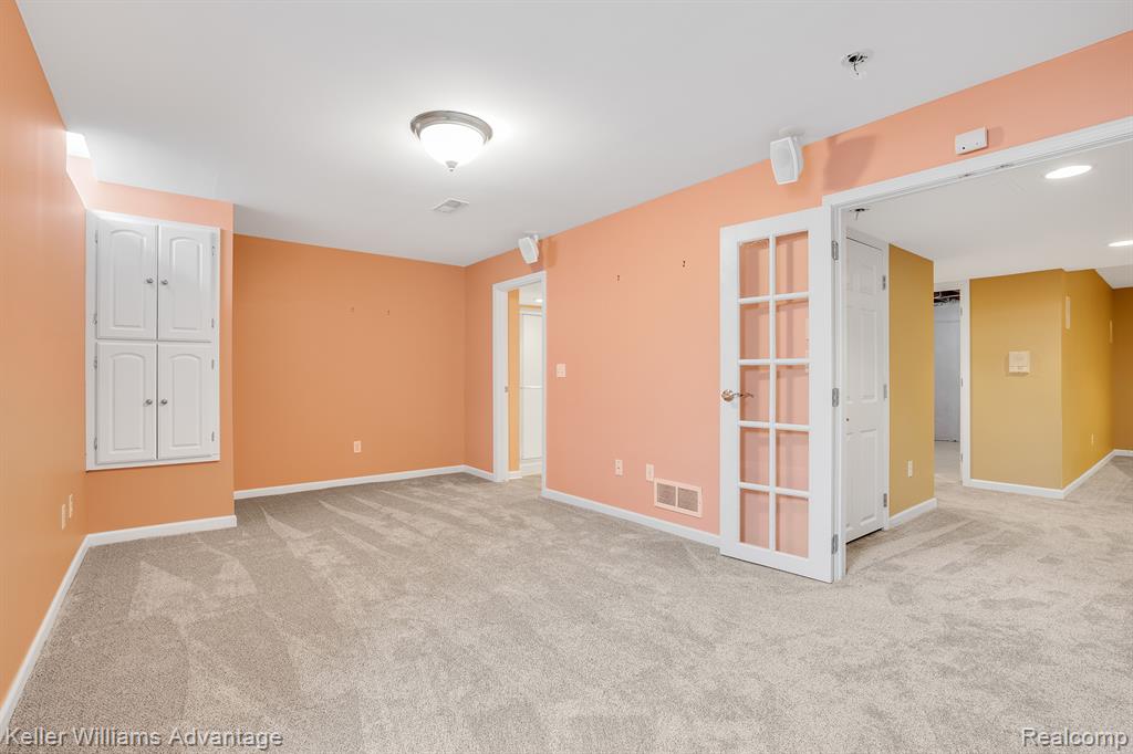 39438 VILLAGE RUN Drive, Northville, MI 48168 — Photo 35