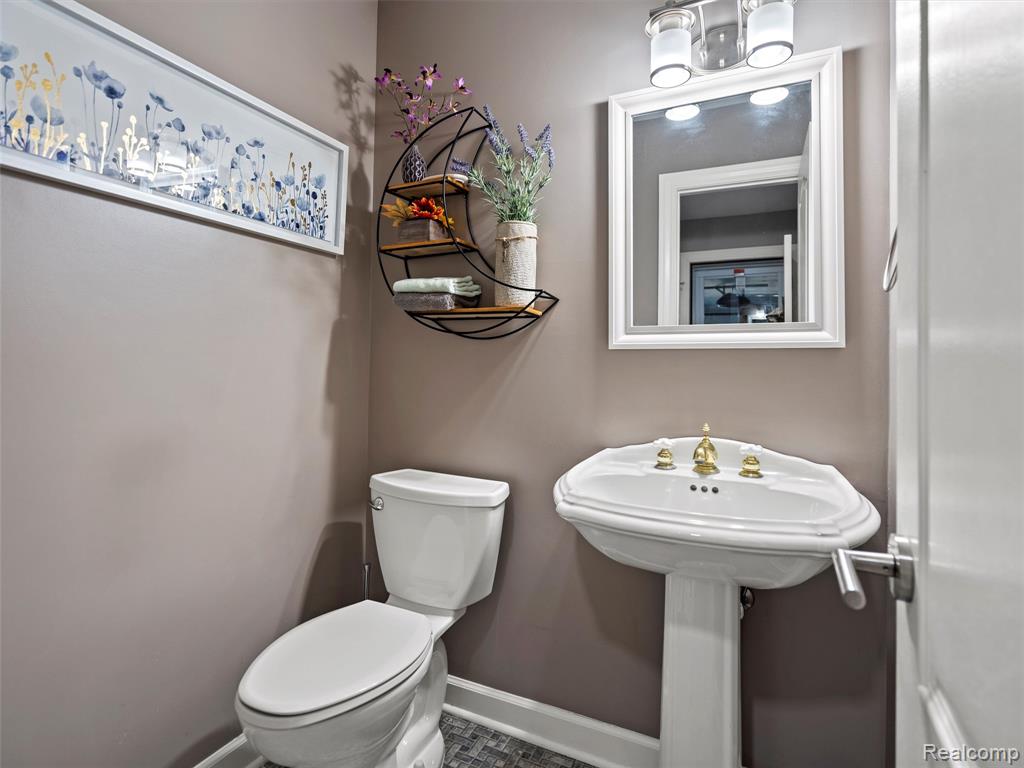 11285 Katrine Drive, Fenton, MI 48430 — Photo 24