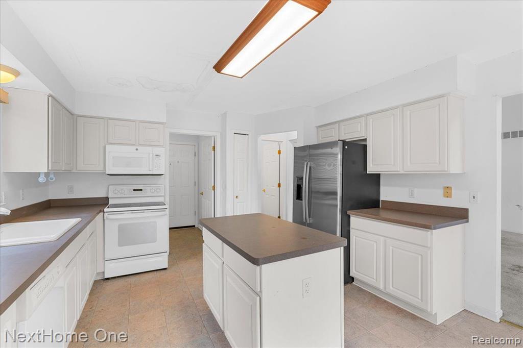 43379 DANIEL Drive, Van Buren, MI 48111 — Photo 8