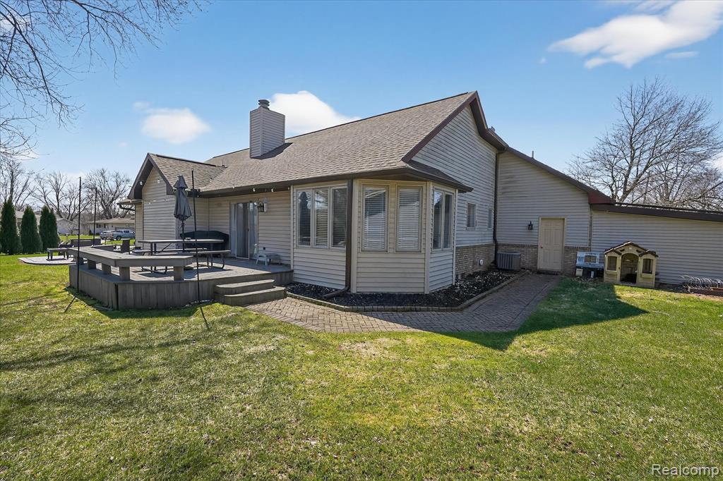 16147 Silvercrest Drive, Fenton, MI 48430 — Photo 46