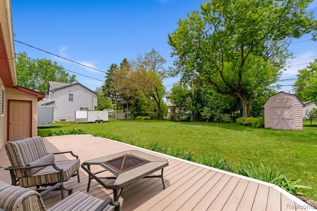9220 Garden Terrace, Commerce Twp, MI 48382 — Photo 32