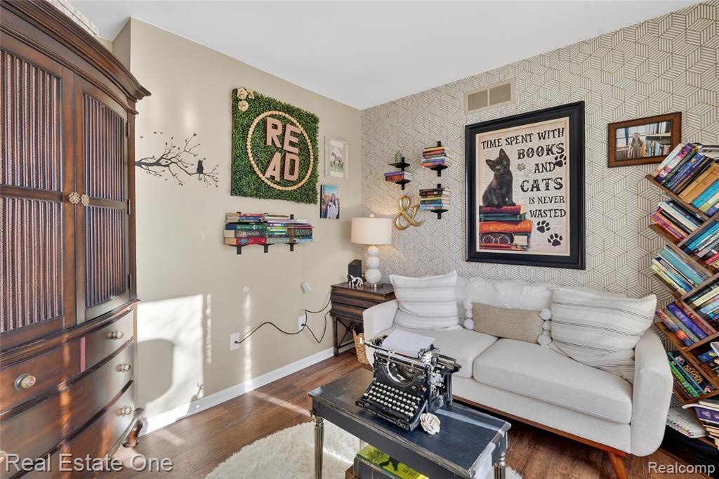 564 Dorchester Way, Milford, MI 48381 — Photo 25