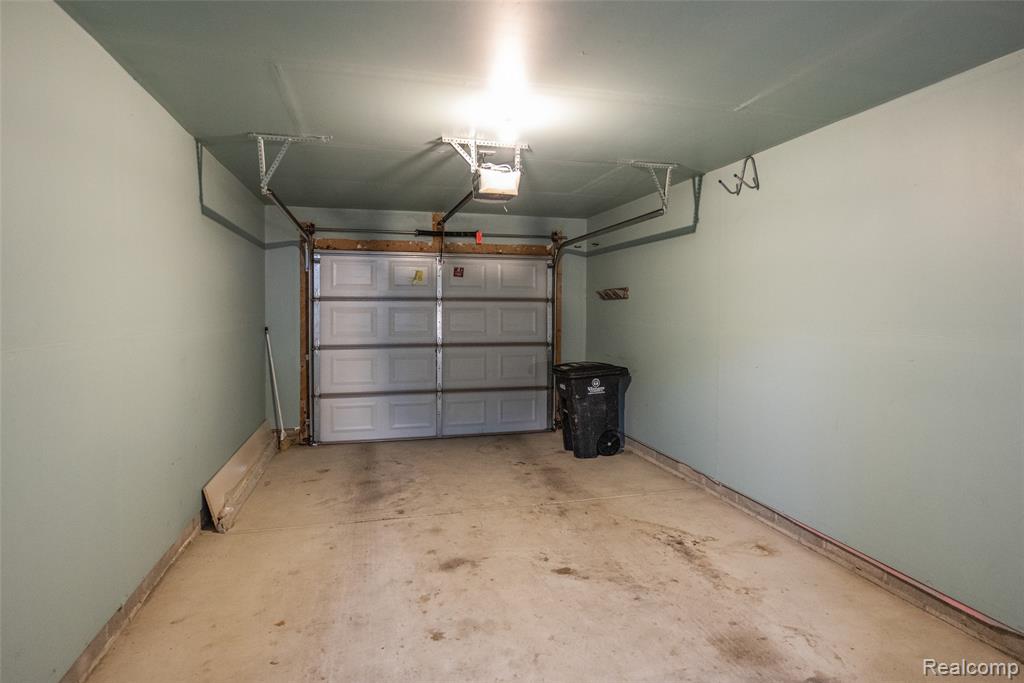332 Marigold Circle, Westland, MI — Photo 21