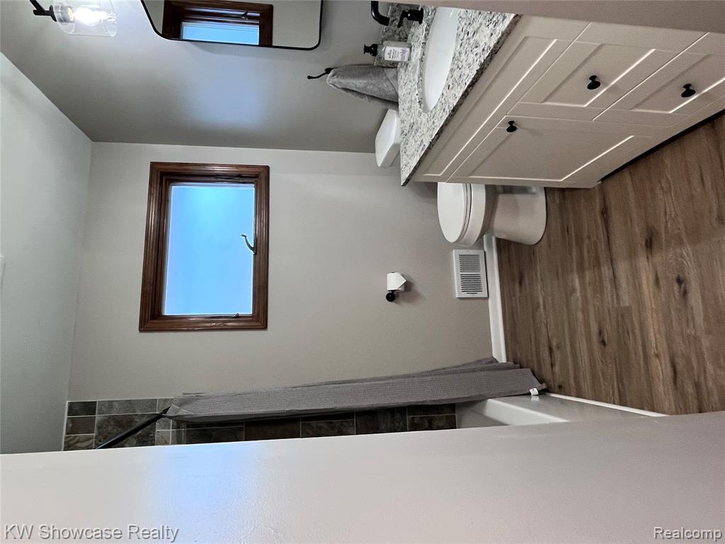 2034 E Nalone, Wixom, MI 48393 — Photo 21