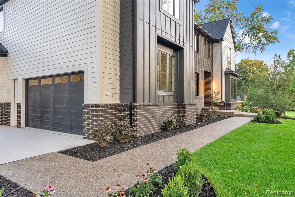 4731 Haddington Drive, Bloomfield, MI 48304 — Photo 9
