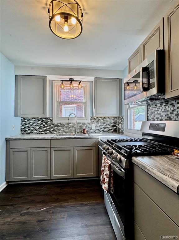762 Emmons Boulevard, Lincoln Park, MI 48146 — Photo 16