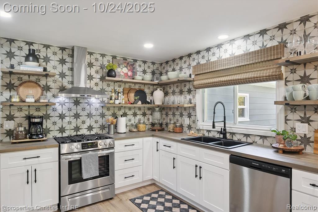 4066 Green Lake Road, West Bloomfield, MI 48324 — Photo 8