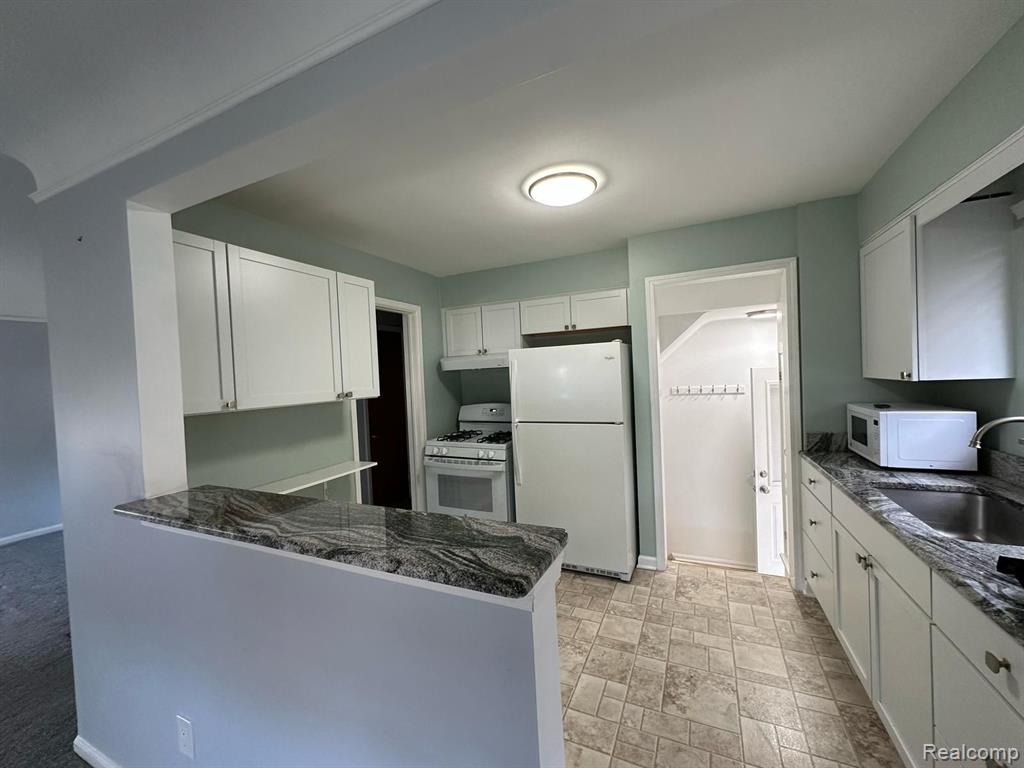 431 N DENWOOD Street, Dearborn, MI 48128 — Photo 5