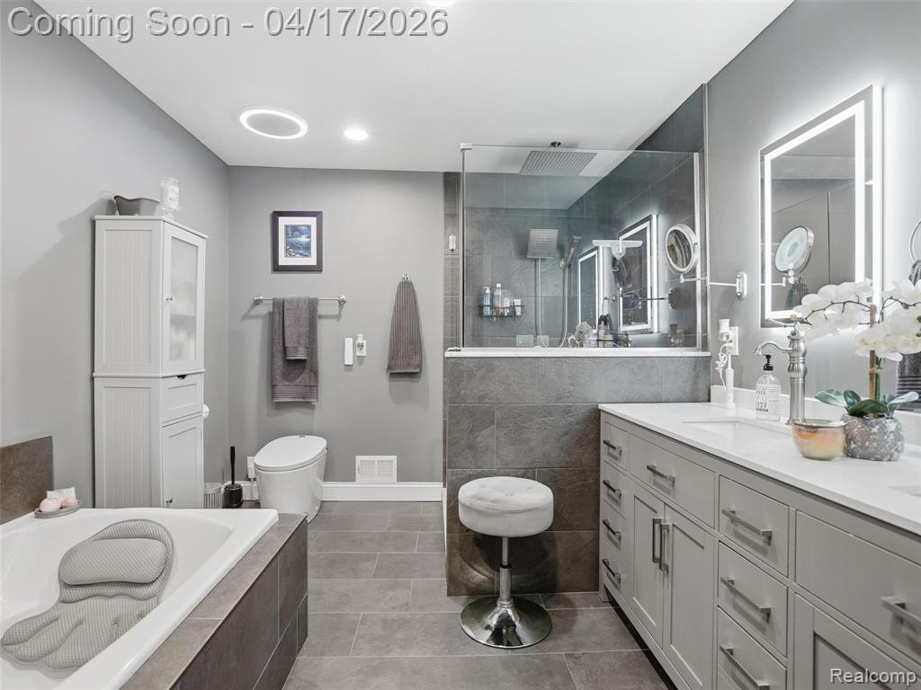 4886 Beacon Hill Drive, Bloomfield Hills, MI 48301 — Photo 45