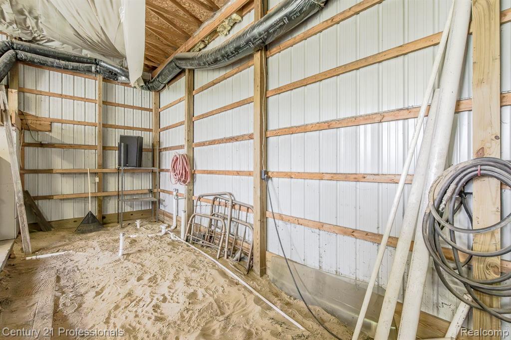 10207 DODGE Road, Otisville, MI 48463 — Photo 33