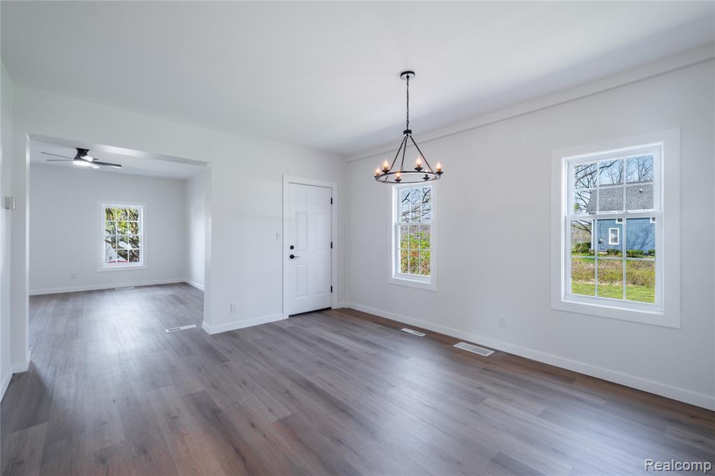 227 Emily Street, Flushing, MI 48433 — Photo 9