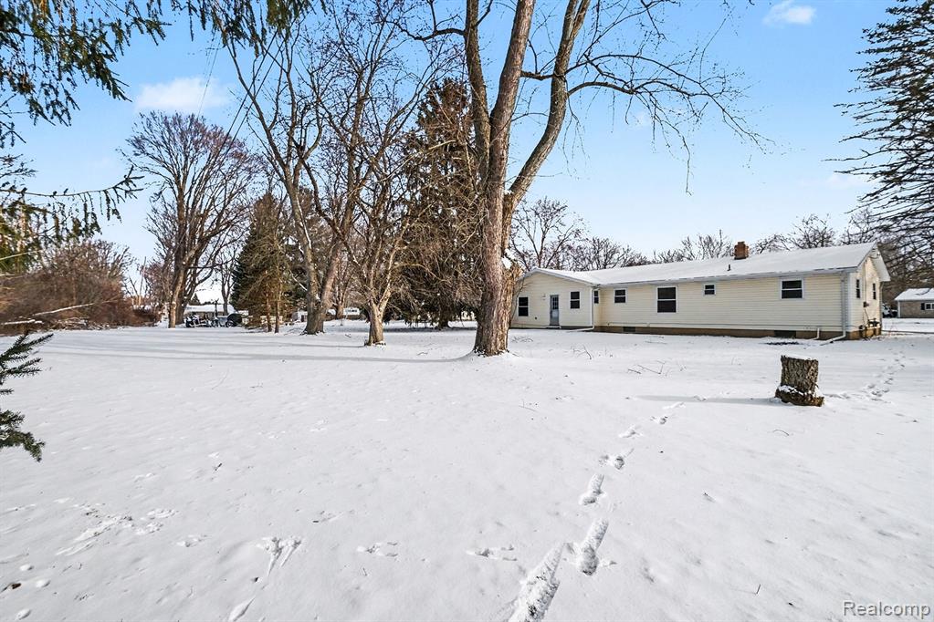 5396 Oaktree Drive, Flint, MI 48532 — Photo 14