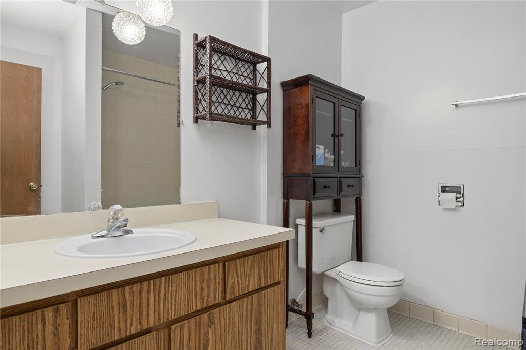 7806 Manor Circle, 101, Westland, MI — Photo 29
