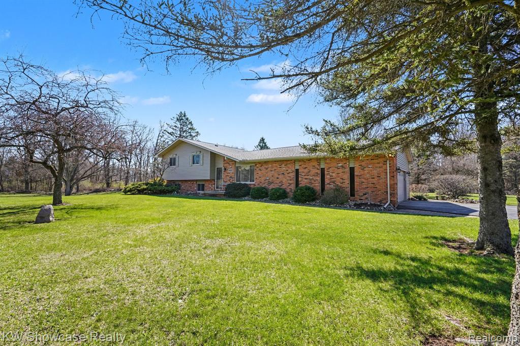 4520 Stoney Acres Lane, Highland, MI — Photo 4