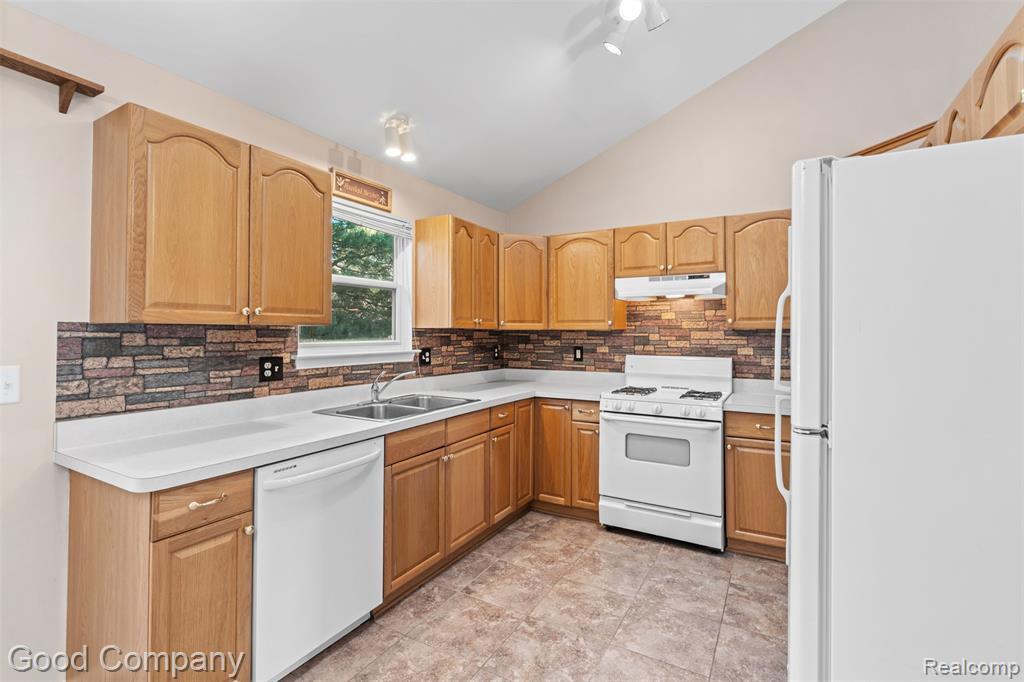 7656 Amanda Circle, Washington, MI — Photo 7