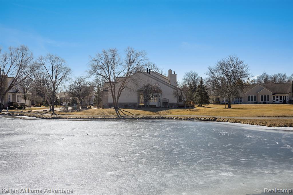 39547 CHAMPION Court, Northville, MI 48168 — Photo 51