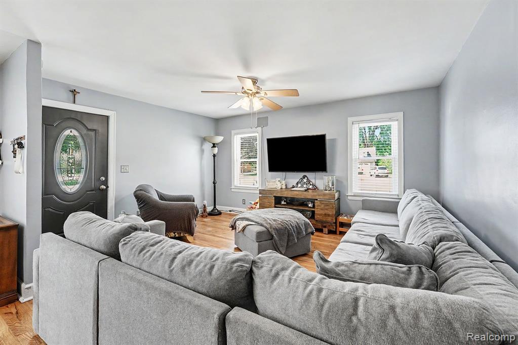 8215 Clinton River Road, Sterling Heights, MI 48314 — Photo 8