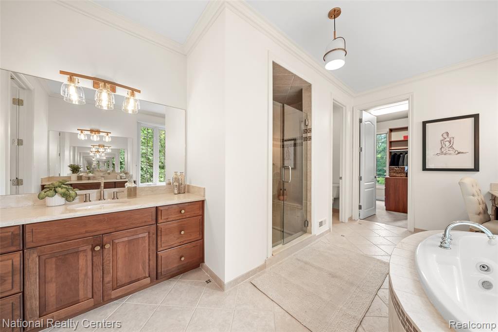 5010 Forest Valley Drive, Clarkston, MI 48348 — Photo 43