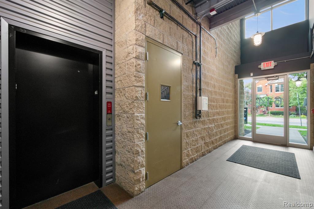 614 S TROY Street, 202, Royal Oak, MI 48067 — Photo 41