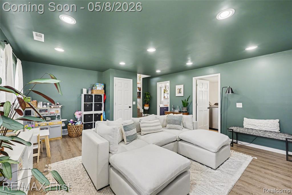 690 Montana Street, Marysville, MI 48040 — Photo 9