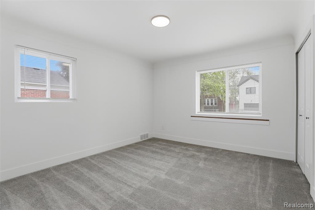 18001 Elizabeth Street, Roseville, MI 48066 — Photo 18