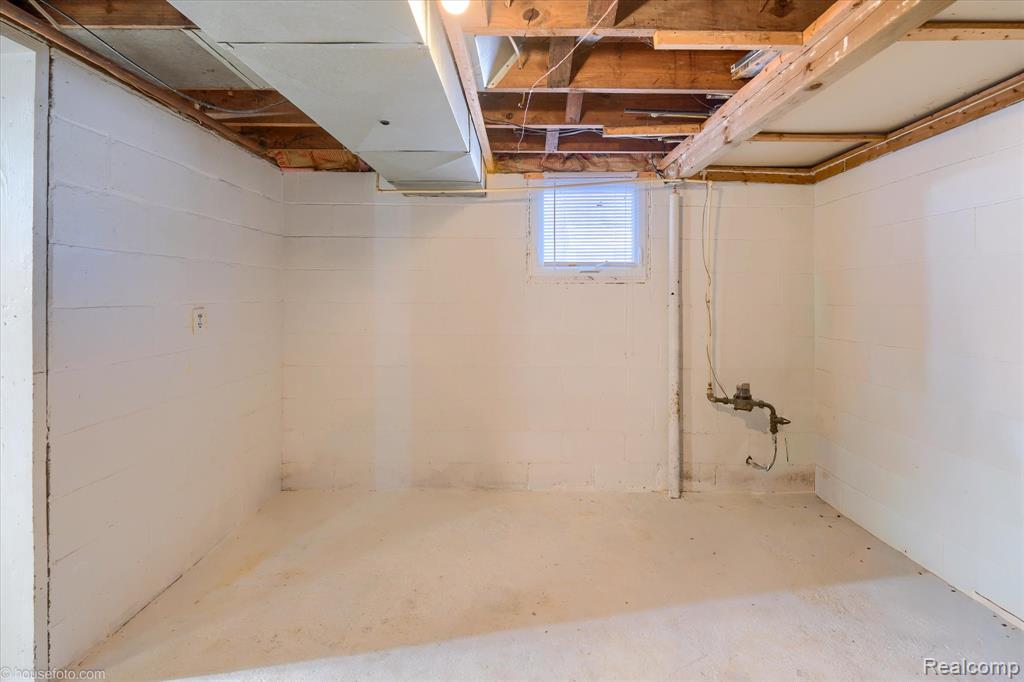 285 Dirgo Street, Imlay City, MI 48444 — Photo 32