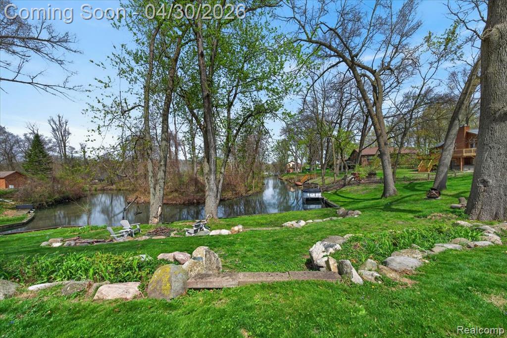 3945 N Vanstone Drive, Commerce Twp, MI 48382 — Photo 47