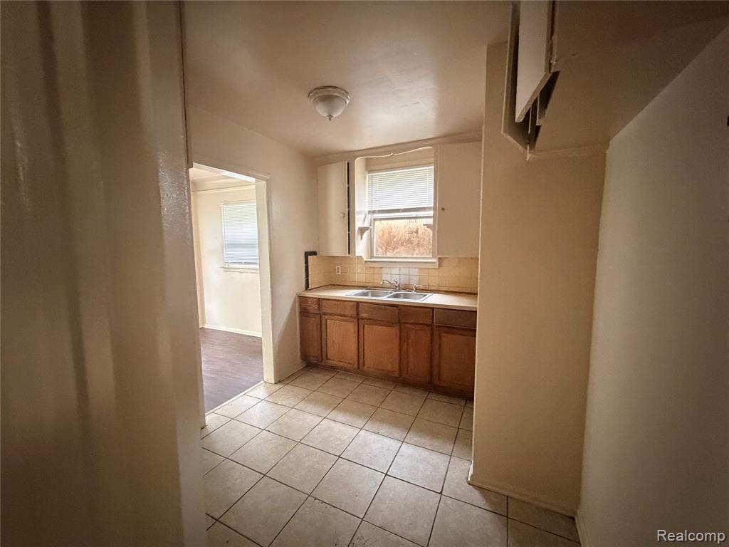 9529 Auburn Street, Detroit, MI 48228 — Photo 18