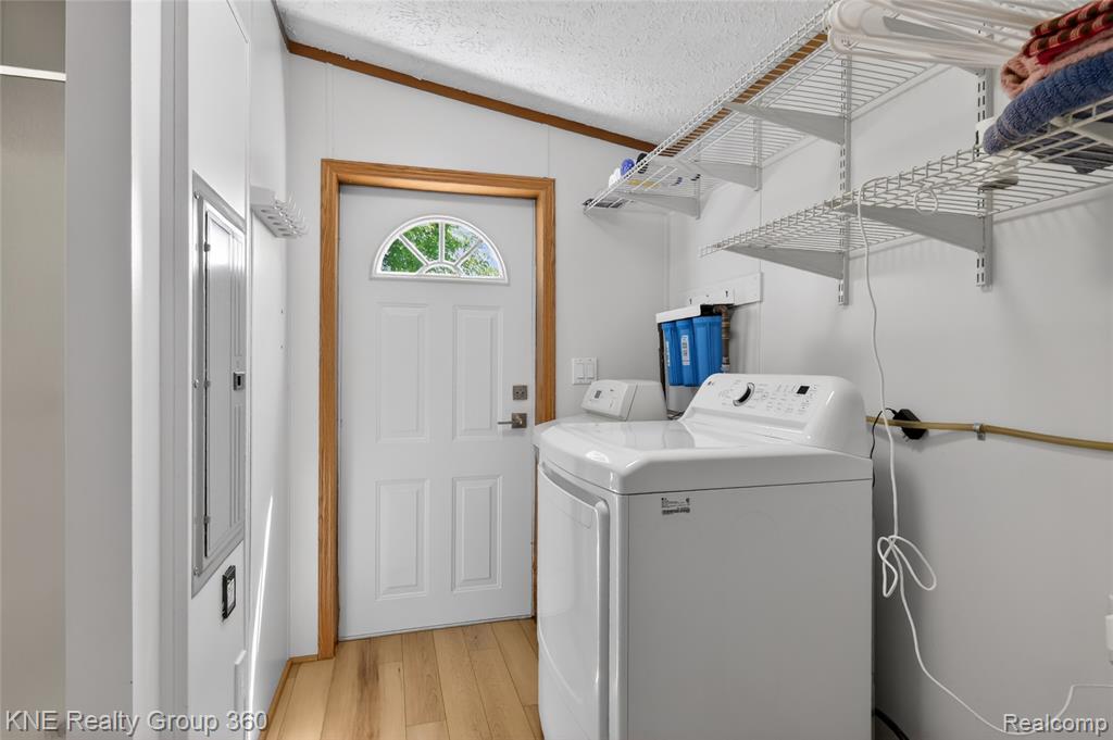 672 Red Oaks Drive, Howell, MI 48843 — Photo 13