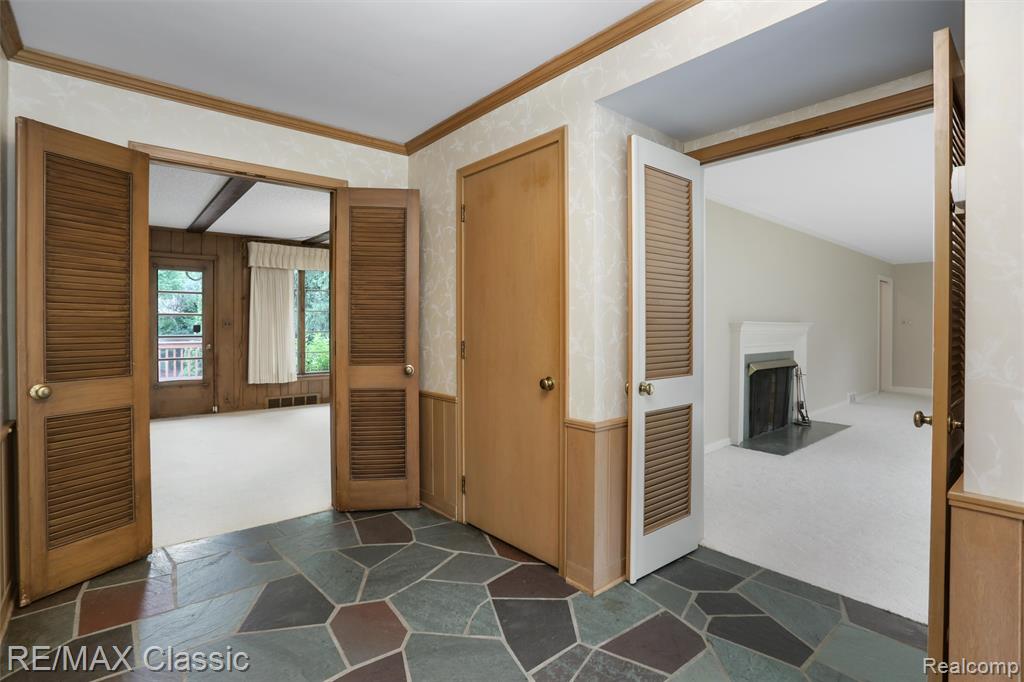 830 JONATHAN Lane, Bloomfield Hills, MI 48302 — Photo 11