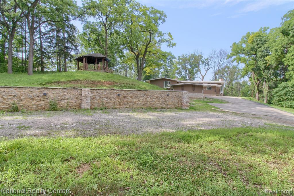 341 Corrie Road, Ann Arbor, MI 48105 — Photo 3