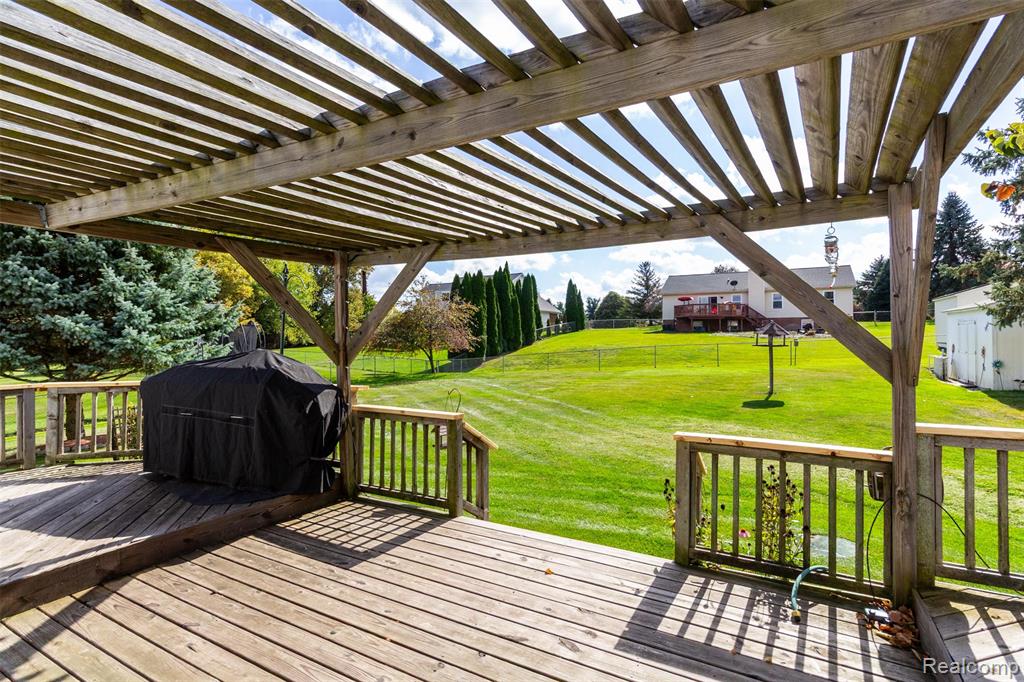 11270 Linda Kay, Goodrich Vlg, MI — Photo 44